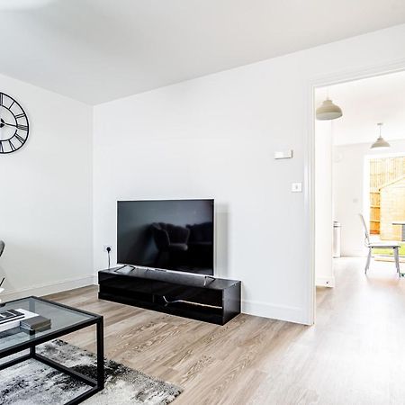 The Lake - A Stunning 2 Bedroom House, Only 17Mins To Central London!!! Greenhithe 외부 사진